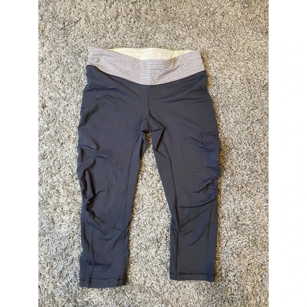 Lululemon Woman Athletic Yoga Cropped Leggings
